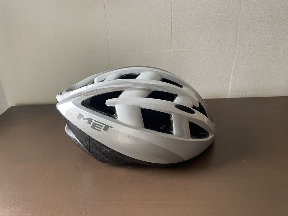 Capacete de Ciclismo Bicicleta MET | Bicycle Cycling Helmet MET