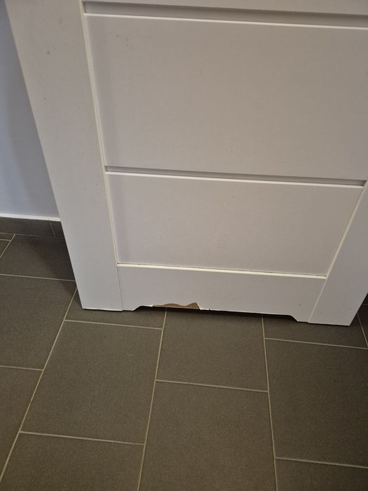 Drzwi lewe , 90 , stan dobry , nosi slady uzywania.