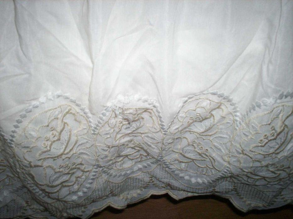 Colcha de casal bordada creme