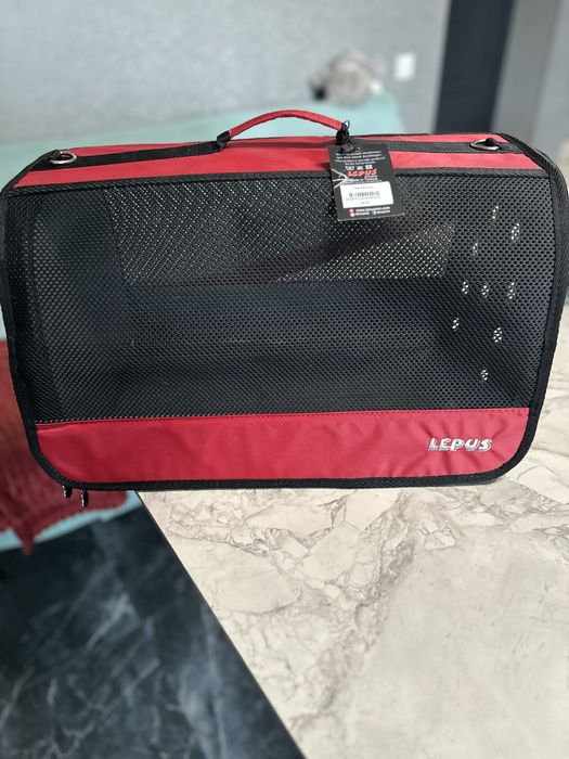 Сумка-переноска для кота або маленької собаки.