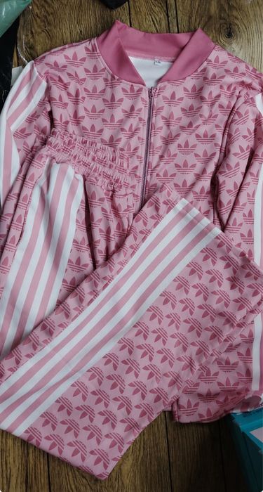 Dres Adidas . Modny dresik