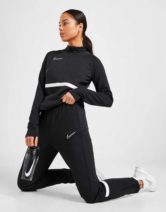 жіночий костюм nike dri-fit  M