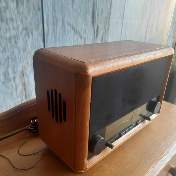 radio        /  995