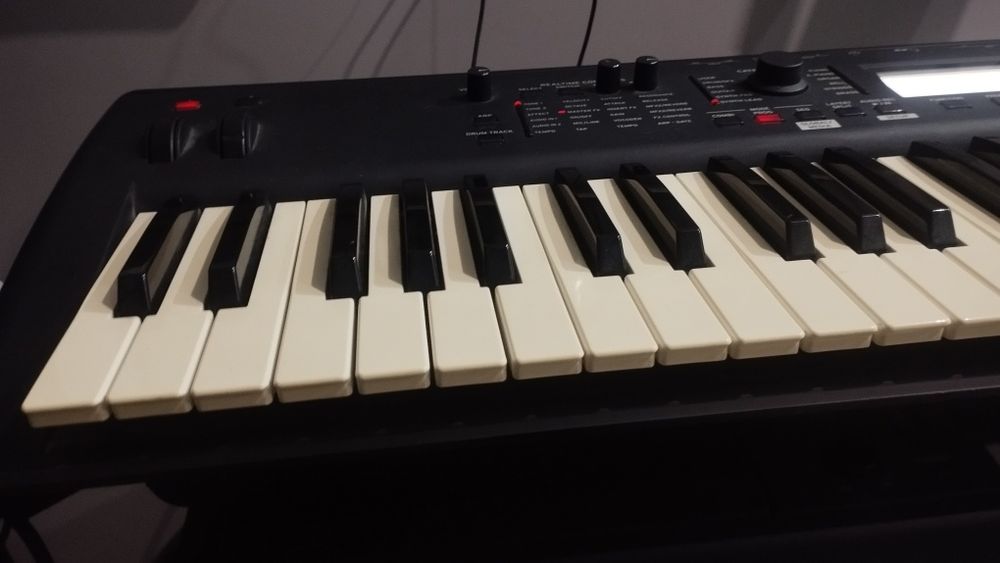 Syntezator Korg Kross 2