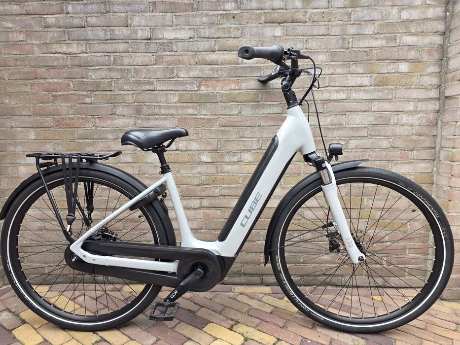 Rower Elektryczny Cube Supreme Bosch