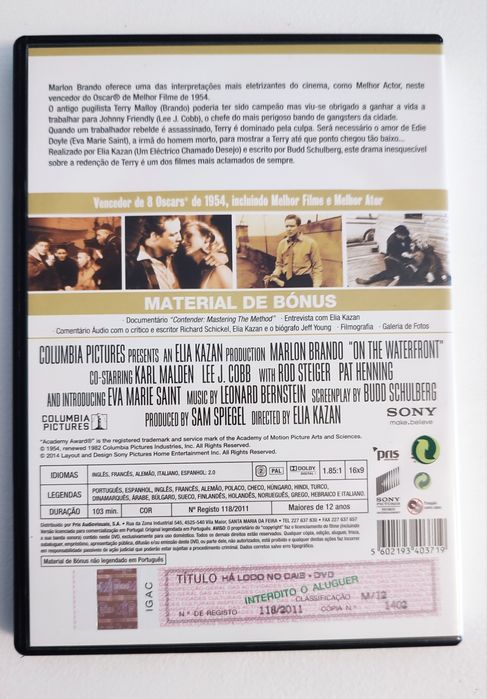 Filme " Há lodo no cais"