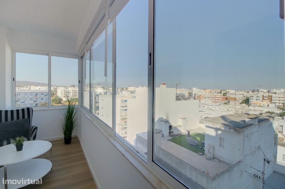Apartamento T3 Totalmente Renovado, mobilado e com Vista Mar em Olhão