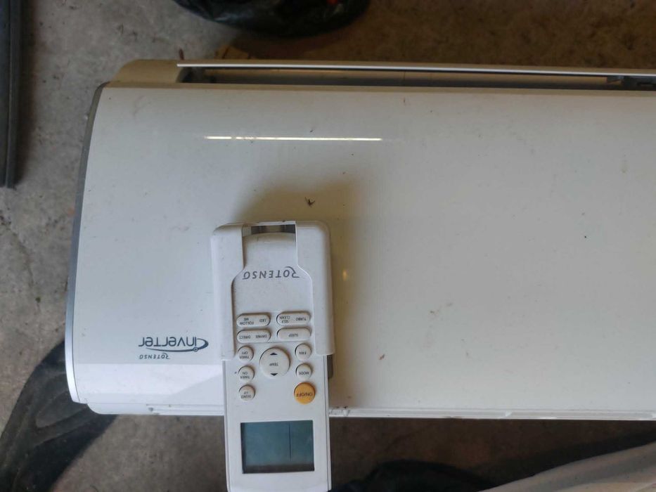 Klimatyzator Rotenso jednostka wewnętrzna, model UKURA U35Wi