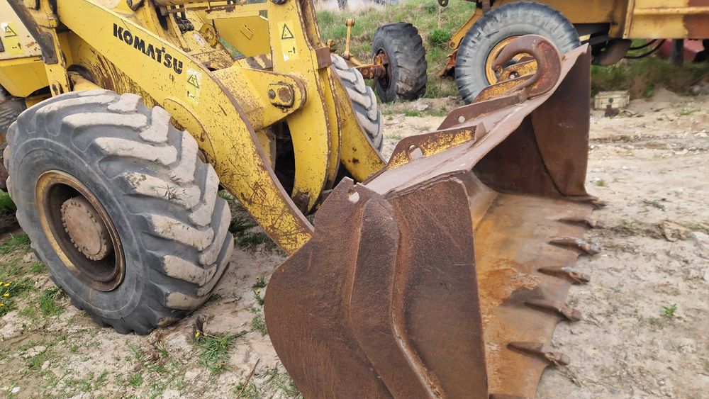 Ładowarka kołowa Komatsu WA 270-3 części most silnik koła wał szyba