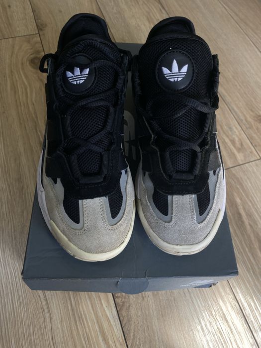 Кроссовки Adidas