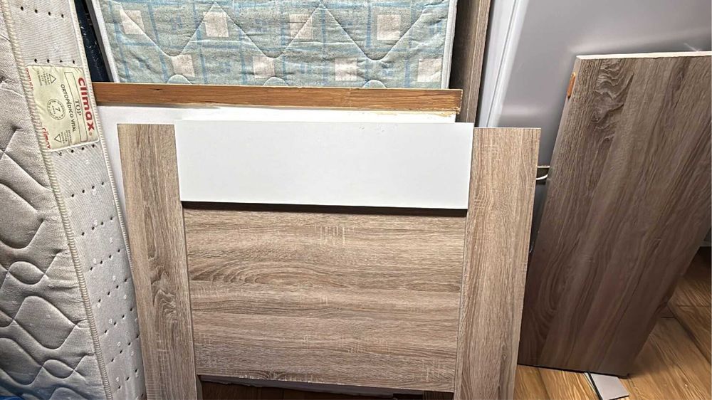 Cama de Solteiro em Madeira + colchao