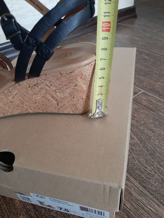 Босоніжки UGG 38 розмір