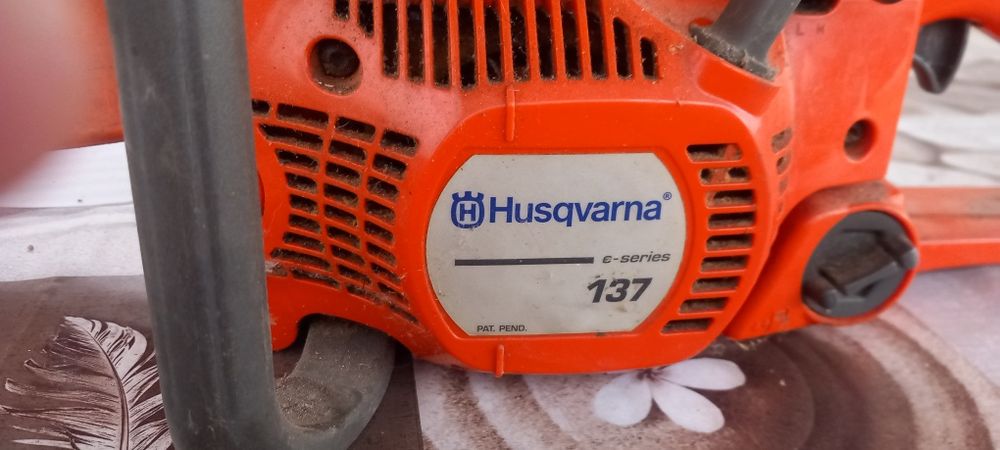 Продам бензопилу хузварна
