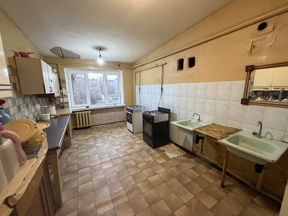 Продаж 2 кімнат в гуртожитку вул. Космонавтів, Інгульський р-н.