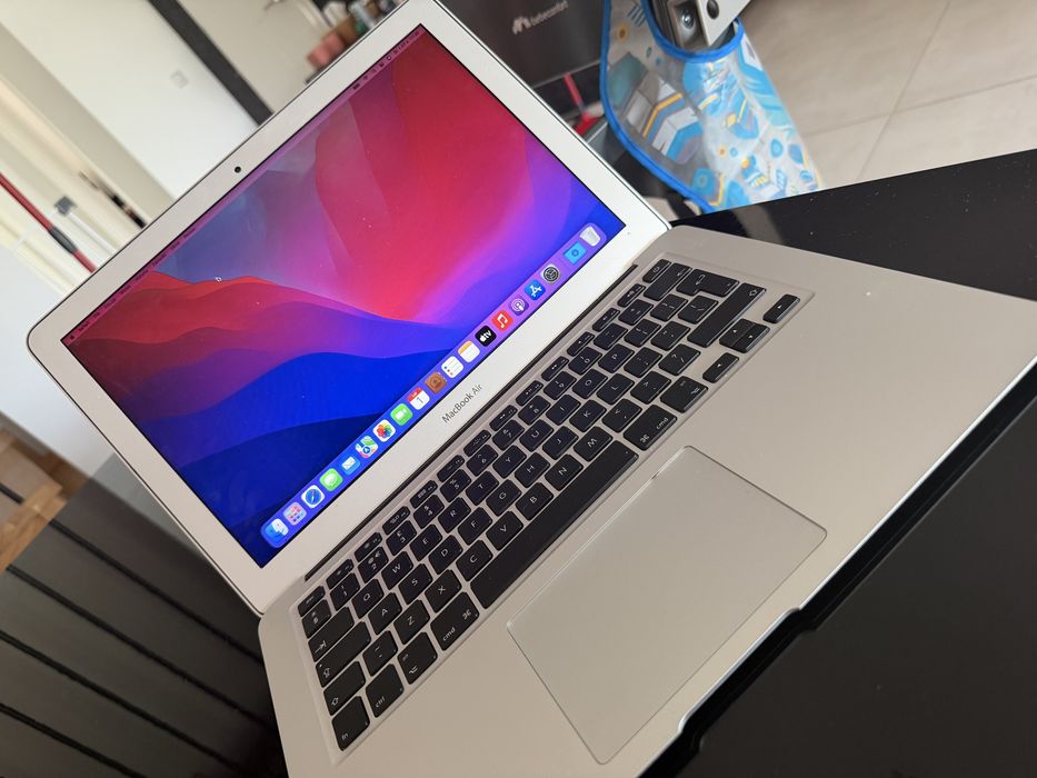 MacBook Air 13-calowy 2015r model A1466