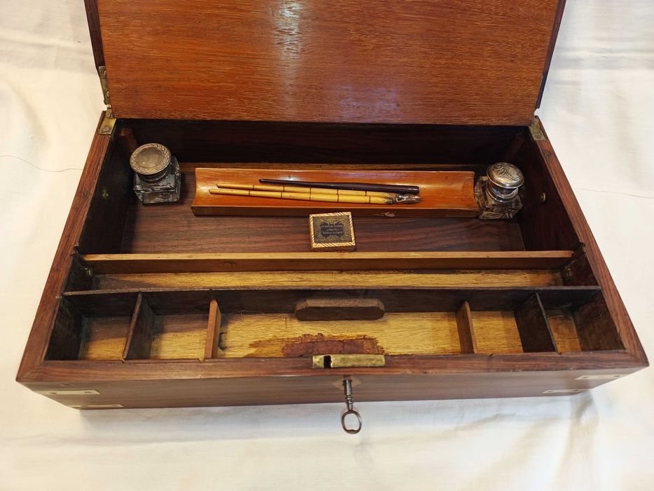 Escritório Portátil Pau Santo