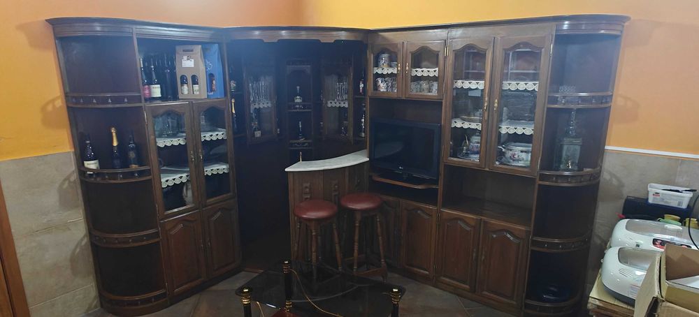 Móvel Bar em formato de canto