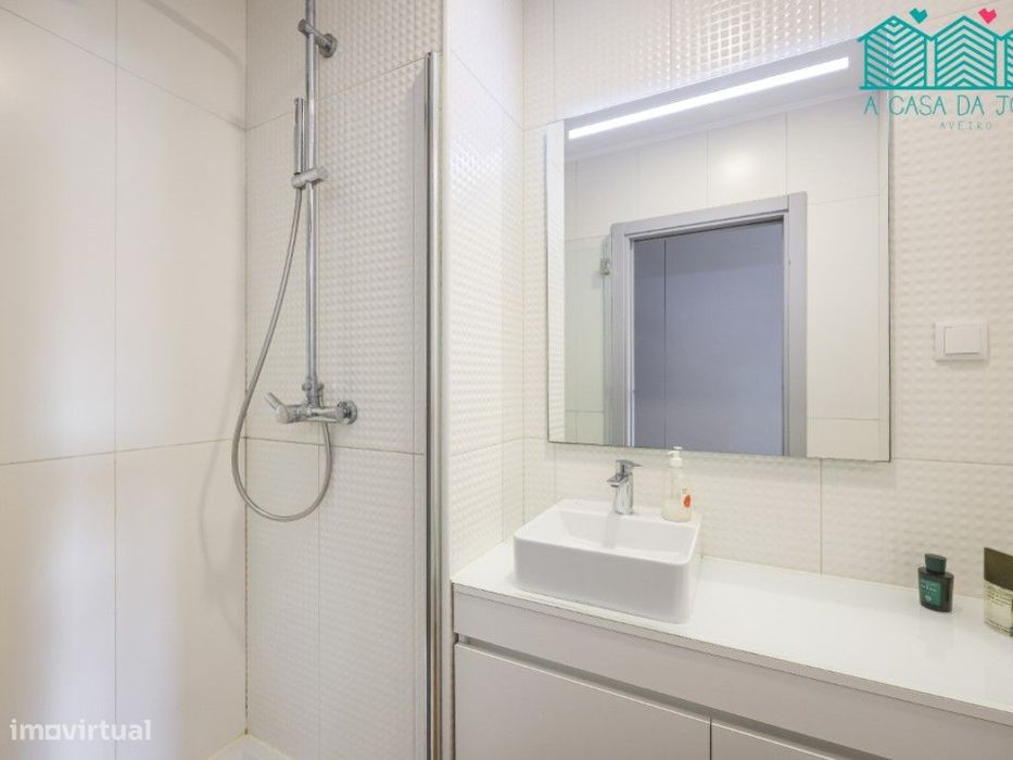 Apartamento T2 com Lugar de Garagem no Bairro do Liceu