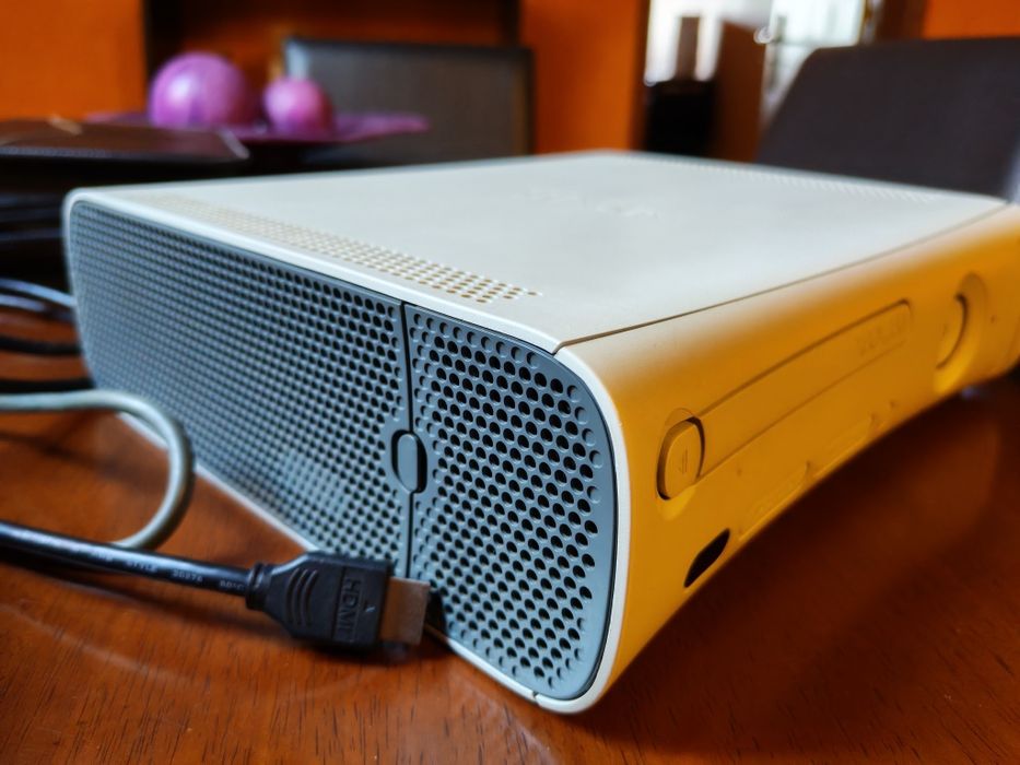 XBOX 360 com 2 comandos