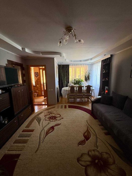 Продається дворівнева квартира смт Путила, вул. Українська