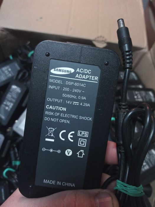 Електрошрот Samsung 14V 4.29A 60W 5.5x2.5 блок живлення оригінал