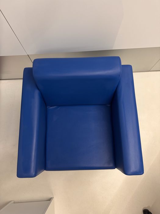 Vende-se Sofás/Cadeirões/Poltronas em pele - Marca Movixira