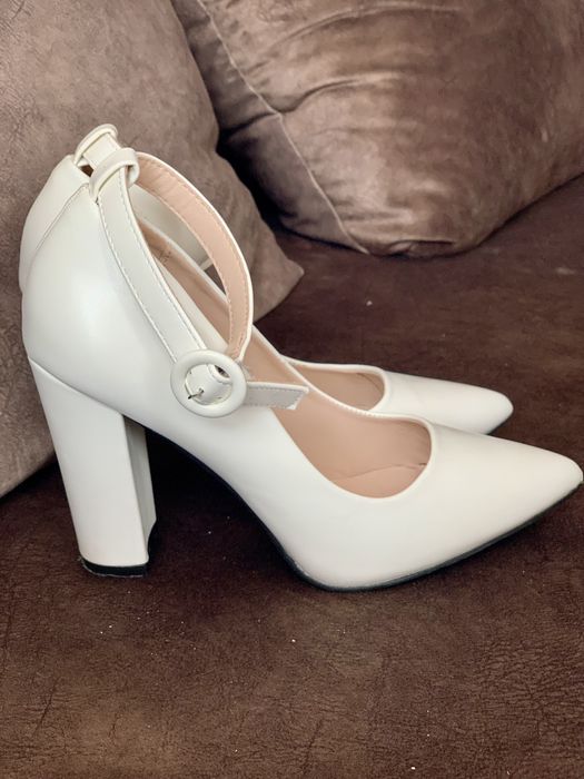 Туфлі на каблуку ! Ідеальний стан