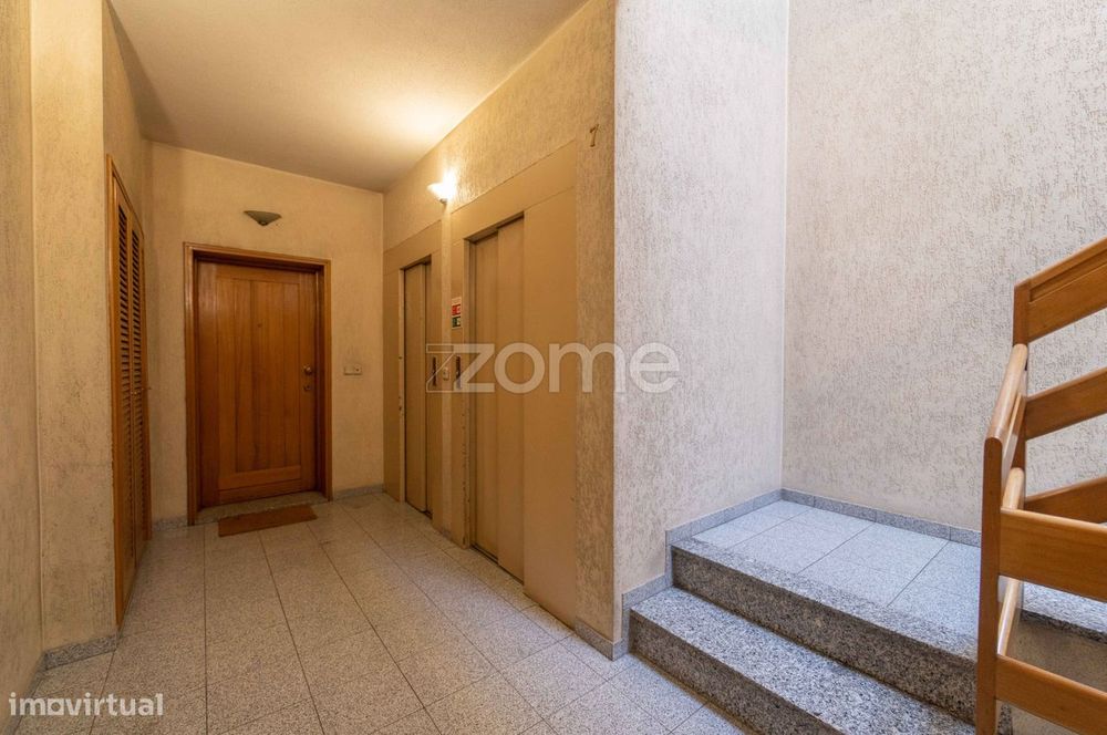 Apartamento T4 Com Garagem Fechada Em São Vitor - Braga