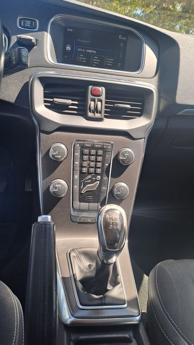 VOLVO V40 D2 2013