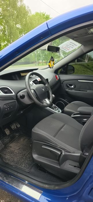 Автовикуп, продаж та обмін авто Рено Гранд Сценік