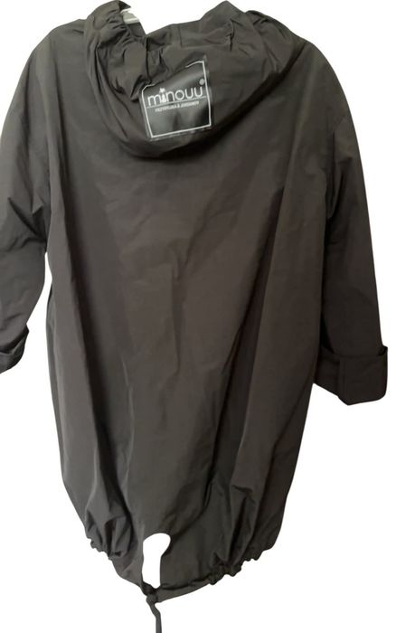 Czarna parka Minouu