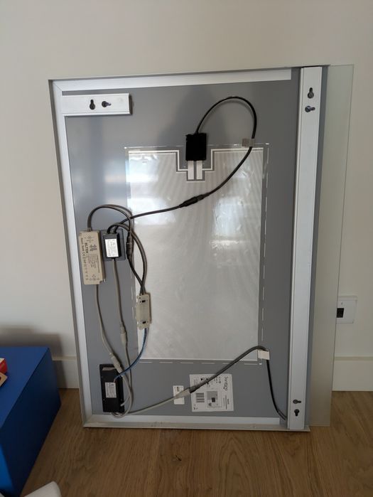 Espelhos novos com iluminação