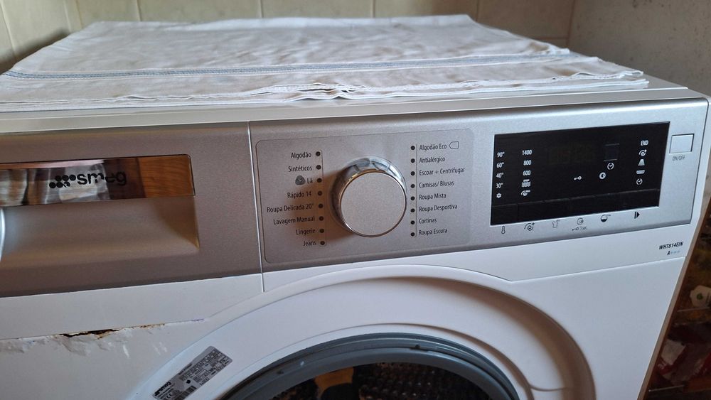 Máquina de Lavar Roupa Smeg 8kg 1400 RPM (A+++) – WHT814EIN