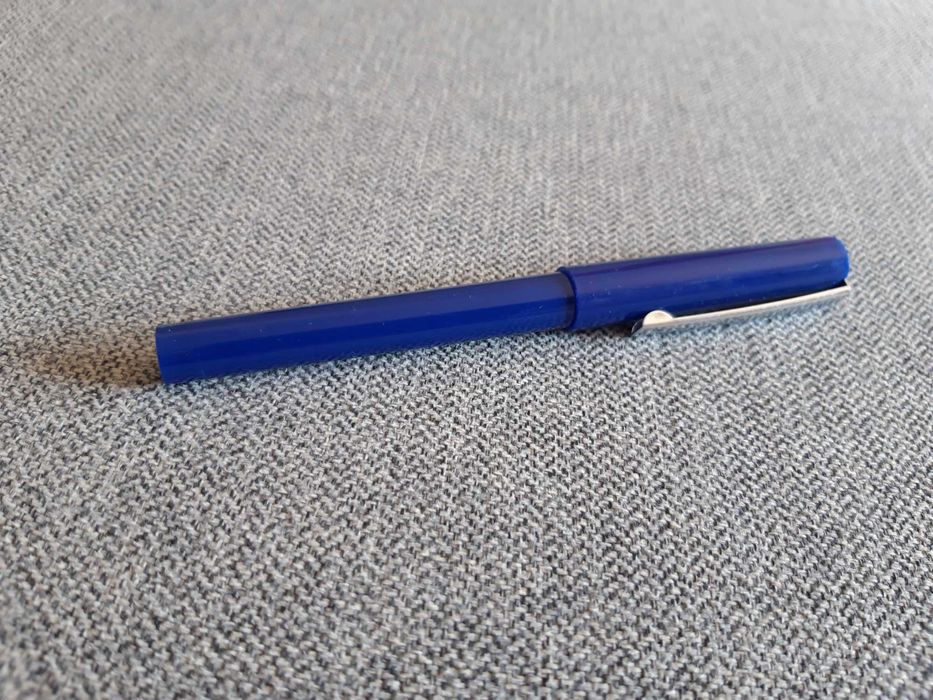 Caneta de tinta permanente
