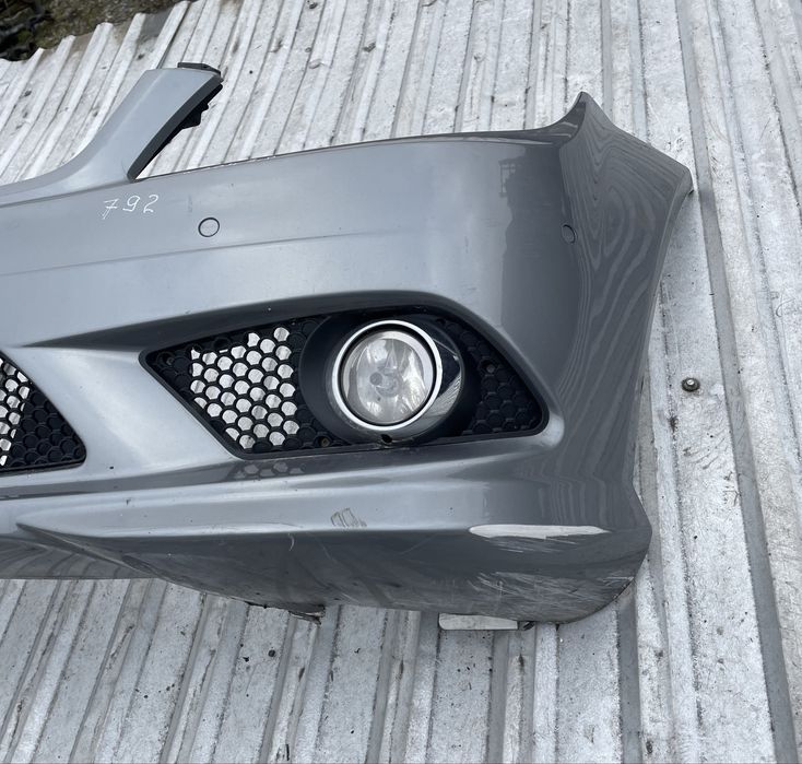 Бампер передній Mercedes Benz C-class W204 AMG колір 792