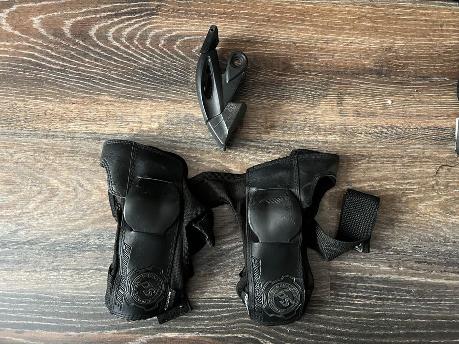 Комплект захисту для роликових контків в нарносу стані. Ціна. 800 гр