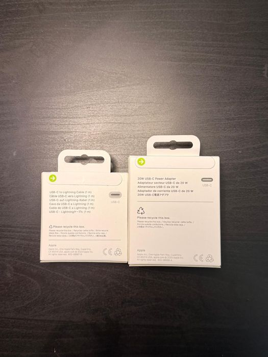 Carregadores Apple e Earpods