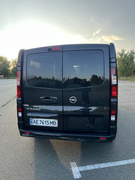 Опель ВІВАРО пасажир