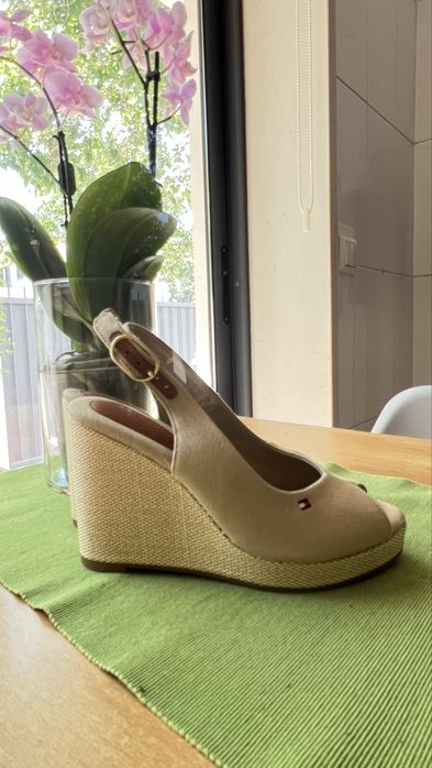 Sapatos novos Tommy Hilfiger