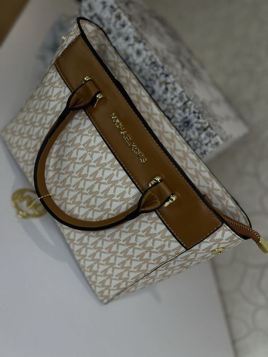 Жіноча сумка Michael Kors