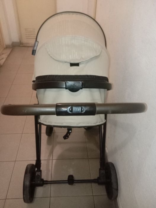 Carrinho de bebé como novo