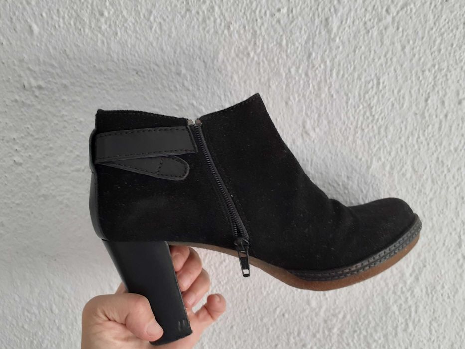 Botins/botas pretas camurça salto alto Gianna 36