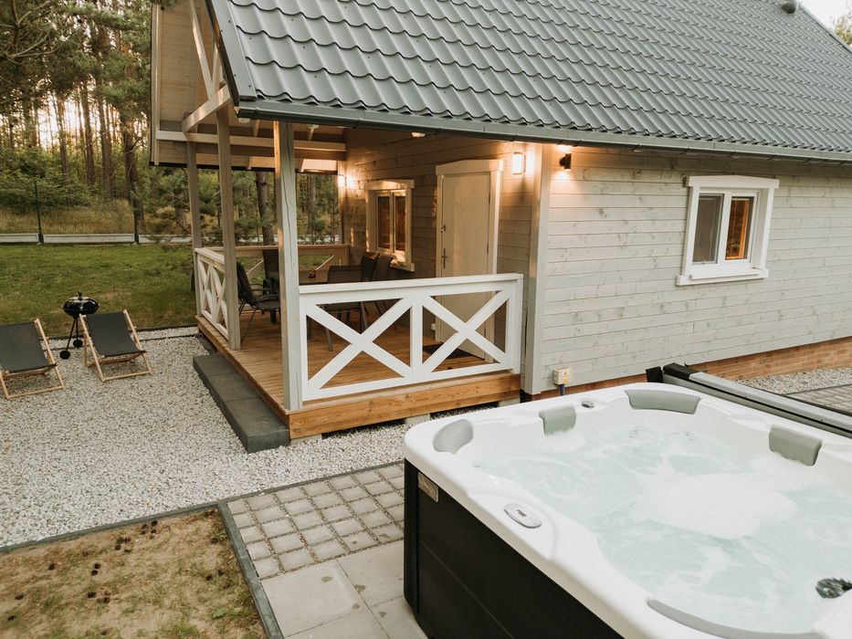 Nowe domki w lesie z jacuzzi i sauną – Wygonin