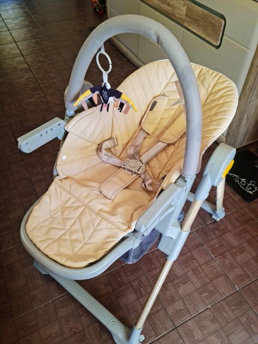 Стільчик для годування