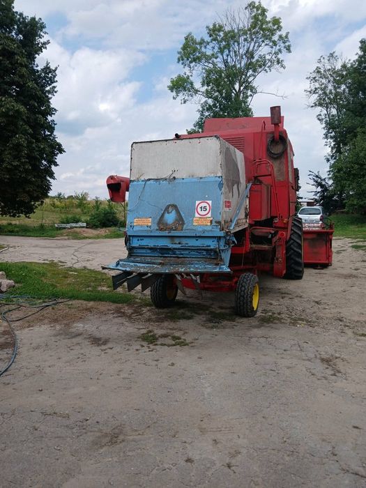 Kombajn Bizon Z056