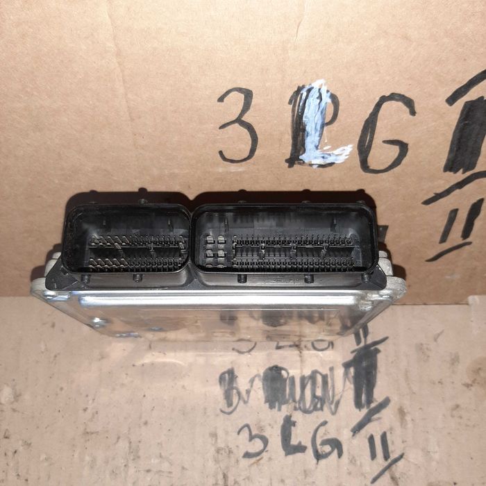 Komputer sterownik silnika audi a3 8P 2004r 2.0FSI benzyna AXW