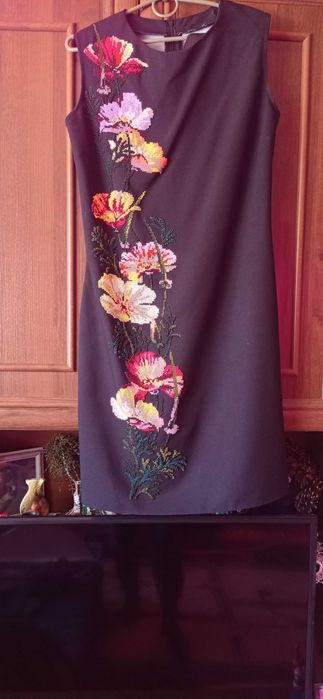 Жіноче плаття вишите бісером (ручна робота) розмір 42/44.