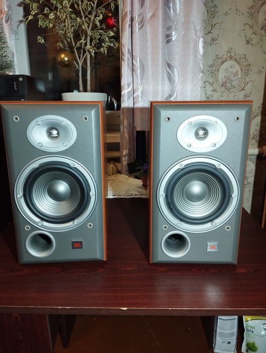 Акустика JBL E30