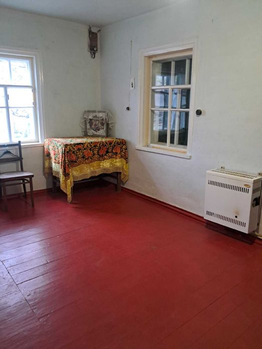 Продам газифицированный дом. Земли 44 сотки. Центр