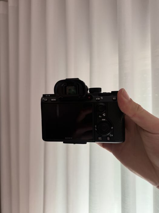 Sony A7 III ( como nova)
